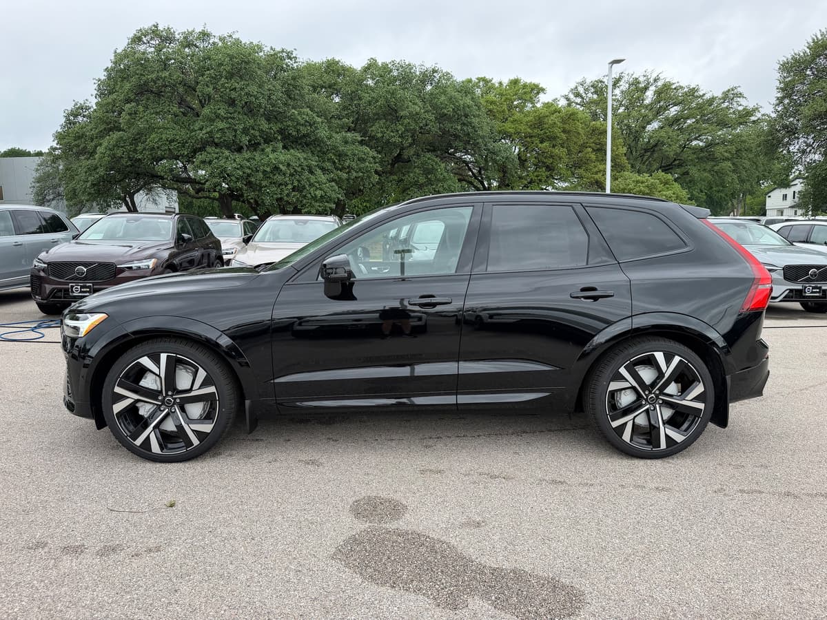 2026 Volvo XC60 - Image 3