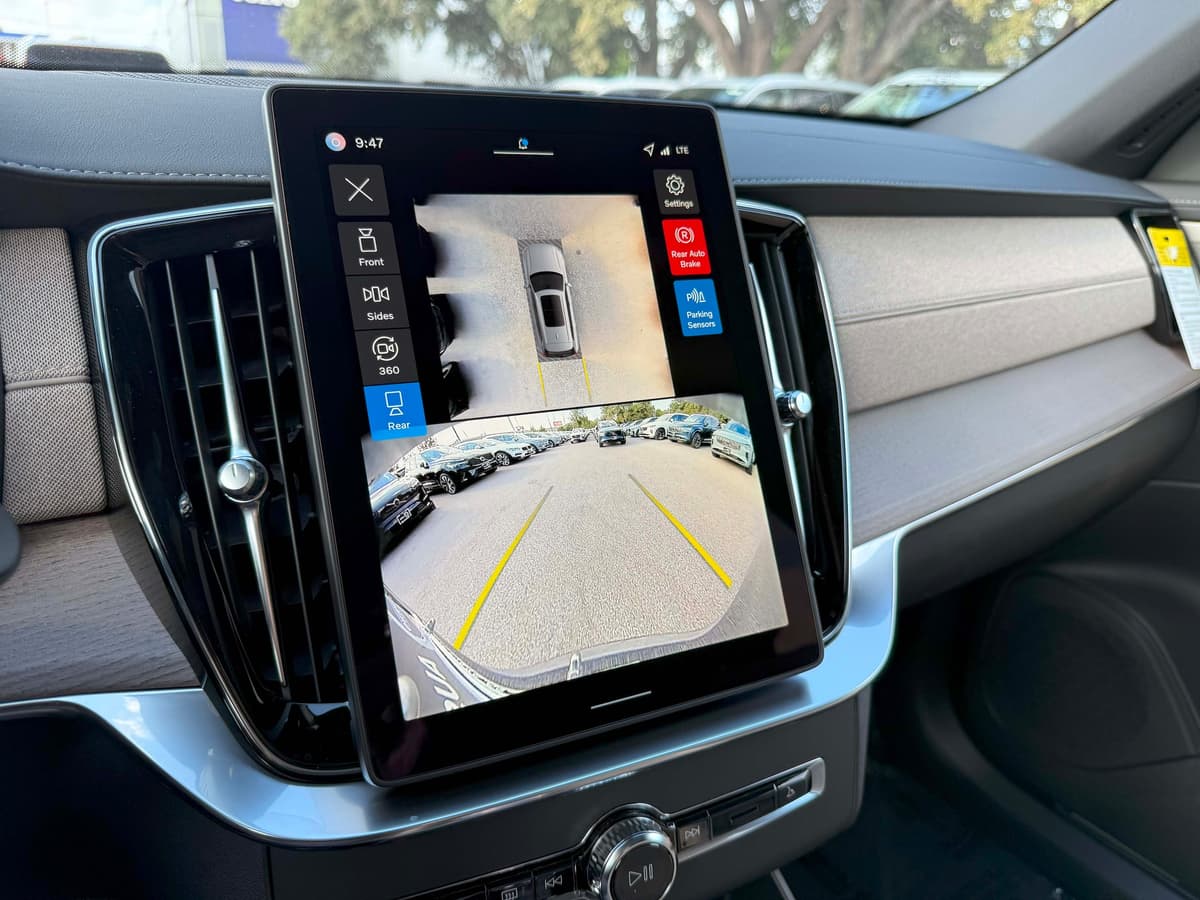 2026 Volvo XC90 - Image 24