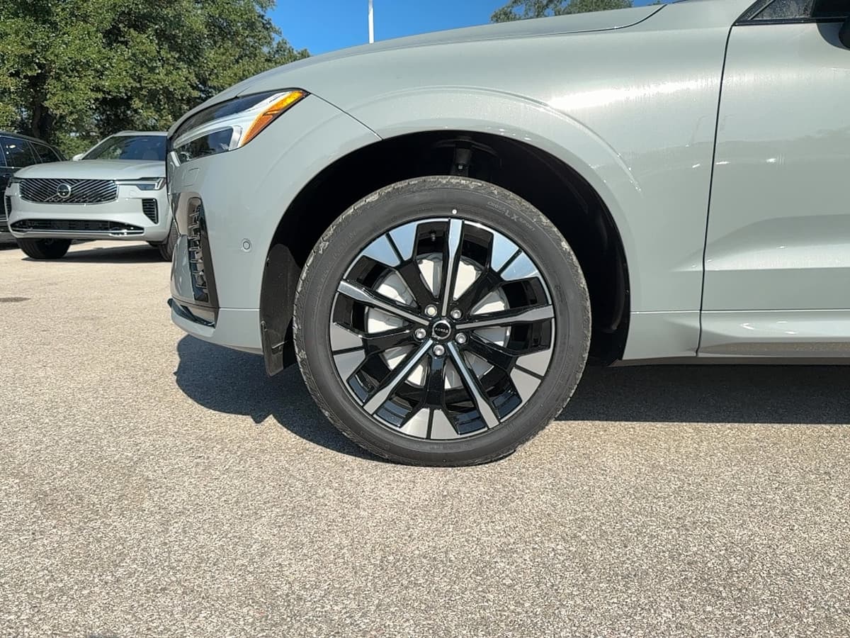 2026 Volvo XC60 - Image 10