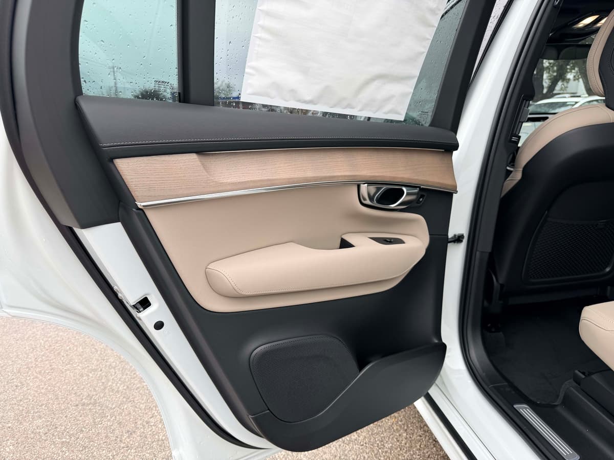 2026 Volvo XC90 - Image 14