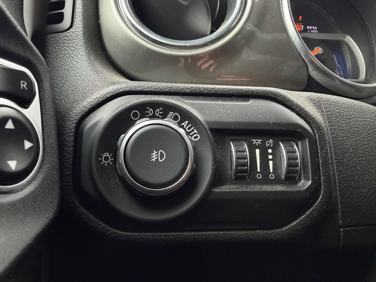 2019 Jeep Wrangler - Image 18