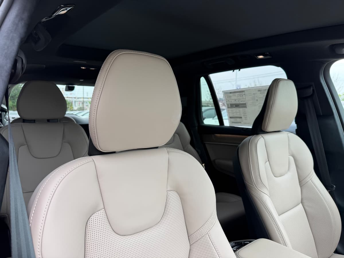 2026 Volvo XC90 - Image 9