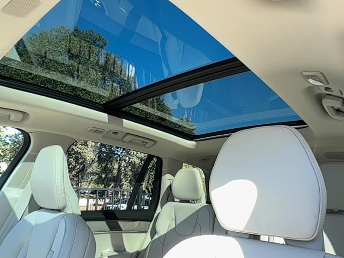 2026 Volvo XC90 - Image 22