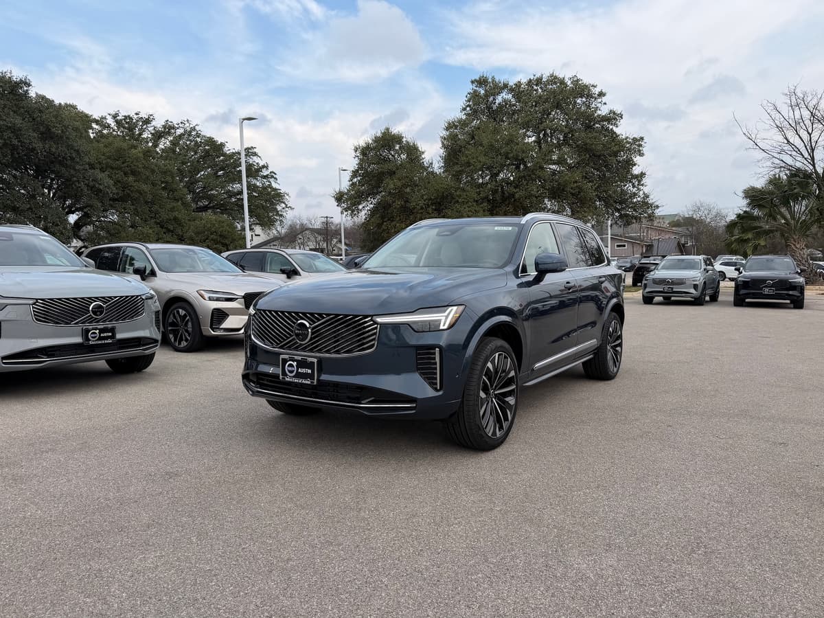 2026 Volvo XC90 - Image 2