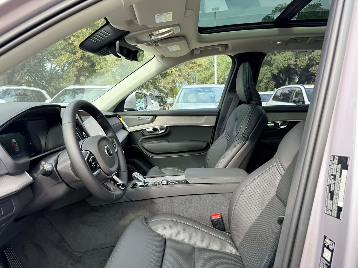 2026 Volvo XC90 - Image 12