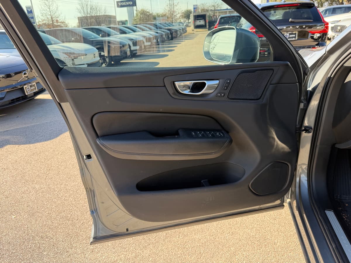 2020 Volvo XC60 - Image 23