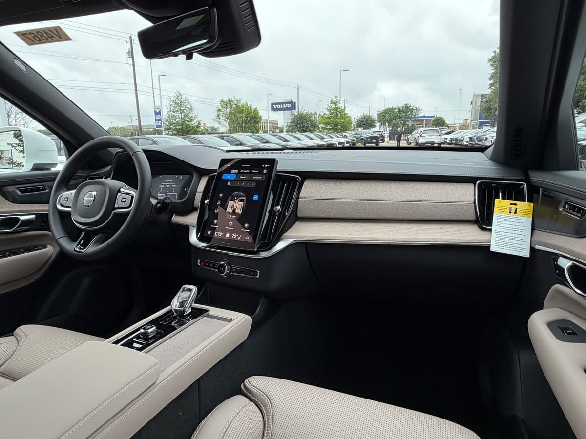 2026 Volvo XC90 - Image 9