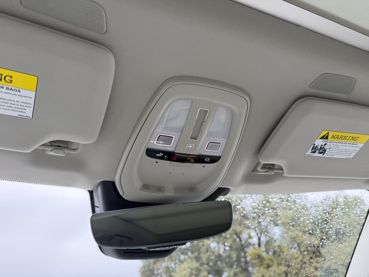 2026 Volvo XC90 - Image 17