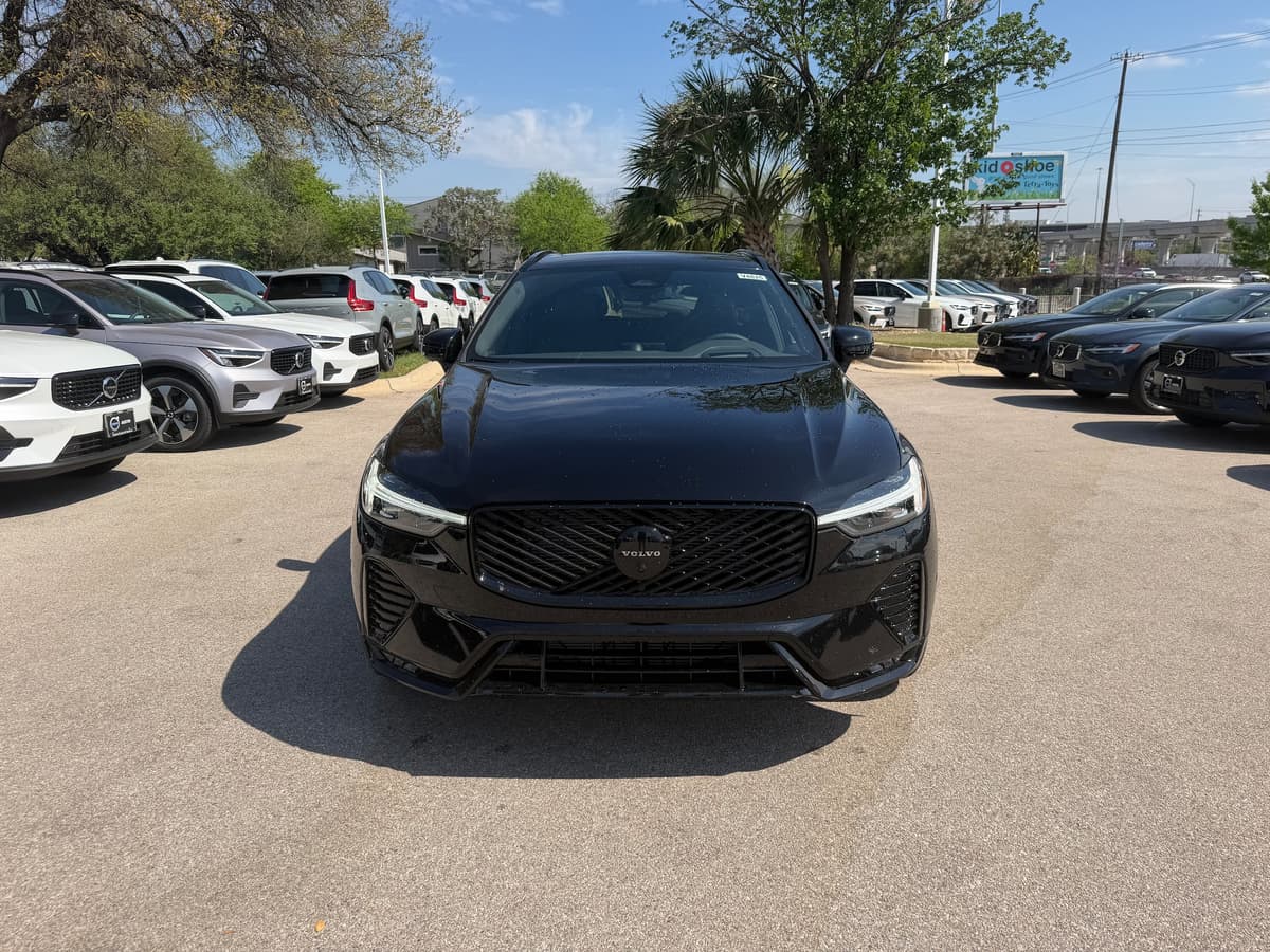 2026 Volvo XC60 - Image 6