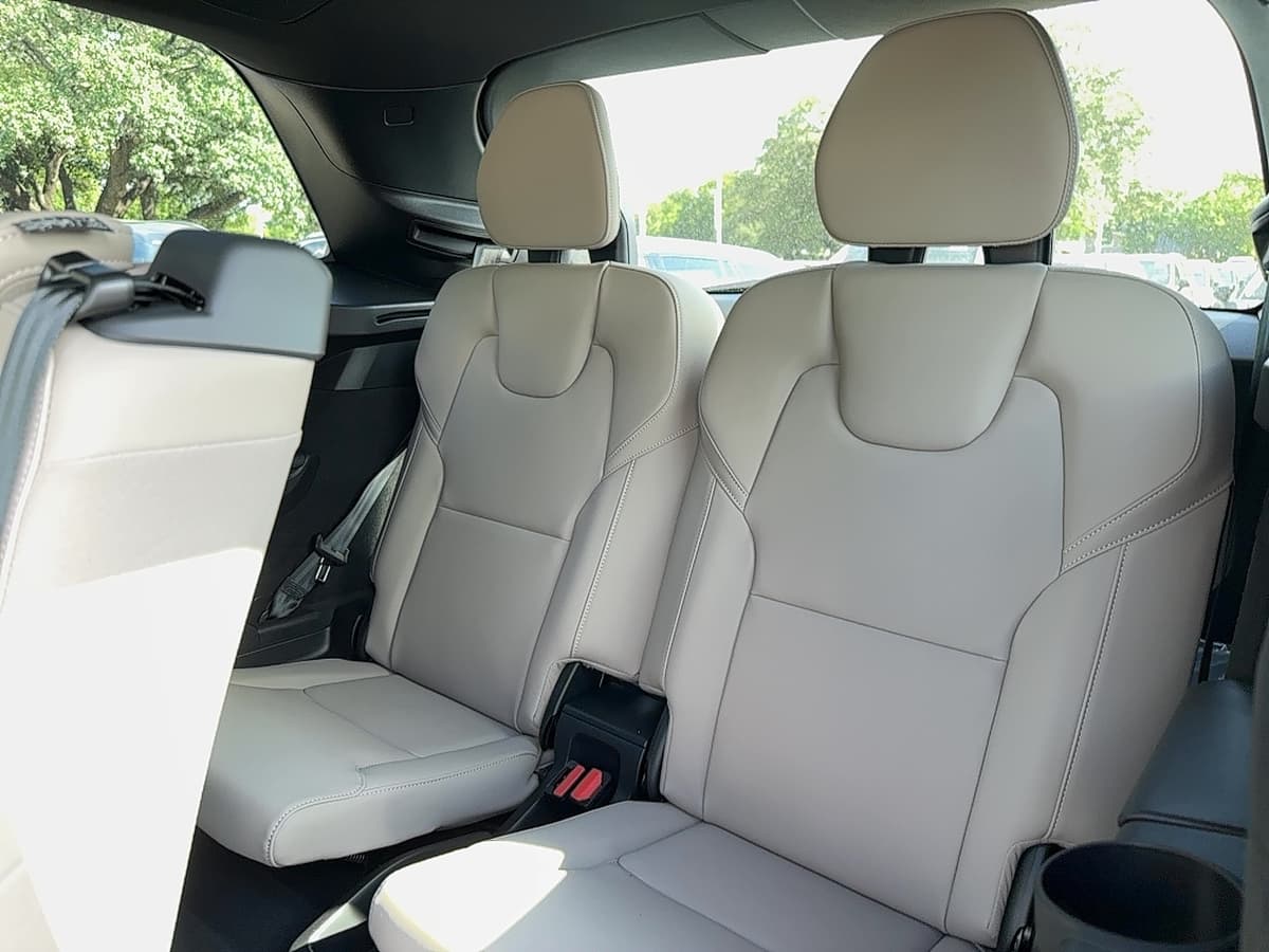 2026 Volvo XC90 - Image 15