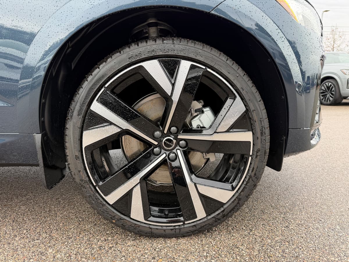 2026 Volvo XC60 - Image 7