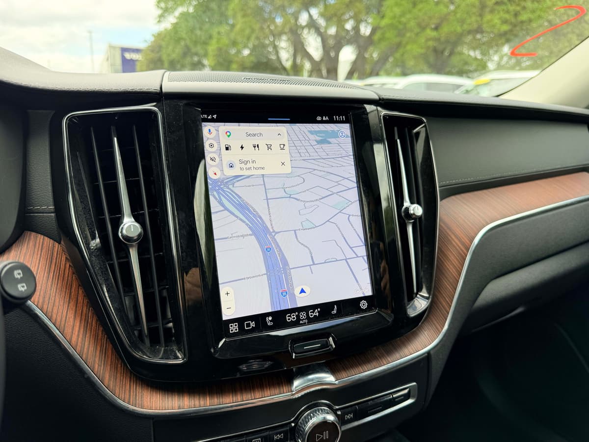 2024 Volvo XC60 plug-in hybrid - Image 19