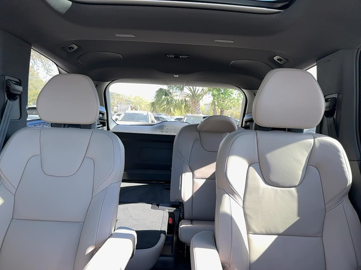 2026 Volvo XC90 - Image 24