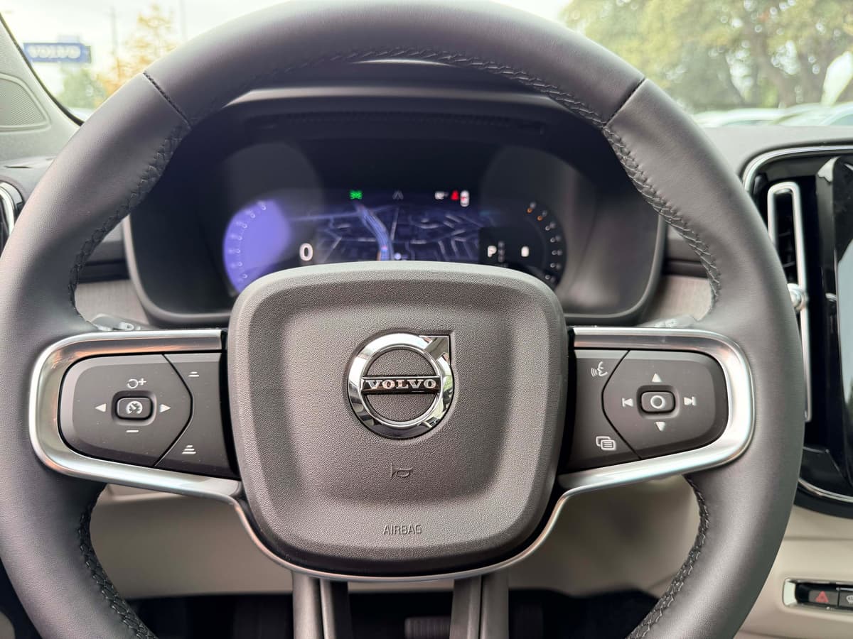 2026 Volvo XC40 - Image 19