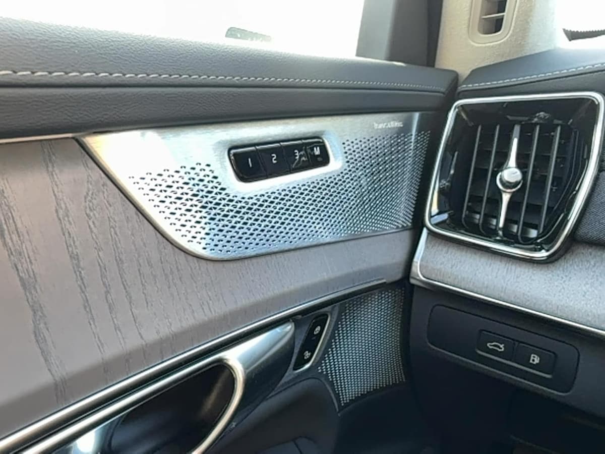 2026 Volvo XC90 plug-in hybrid - Image 19