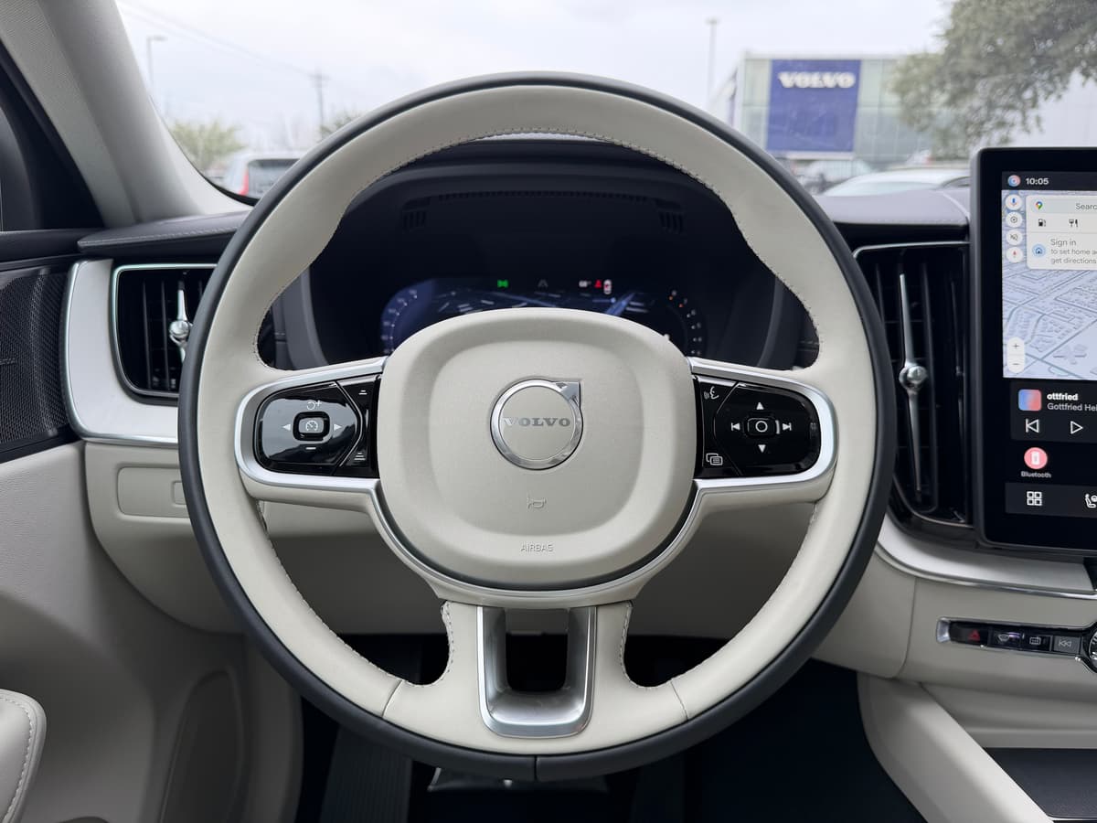 2026 Volvo XC60 - Image 14
