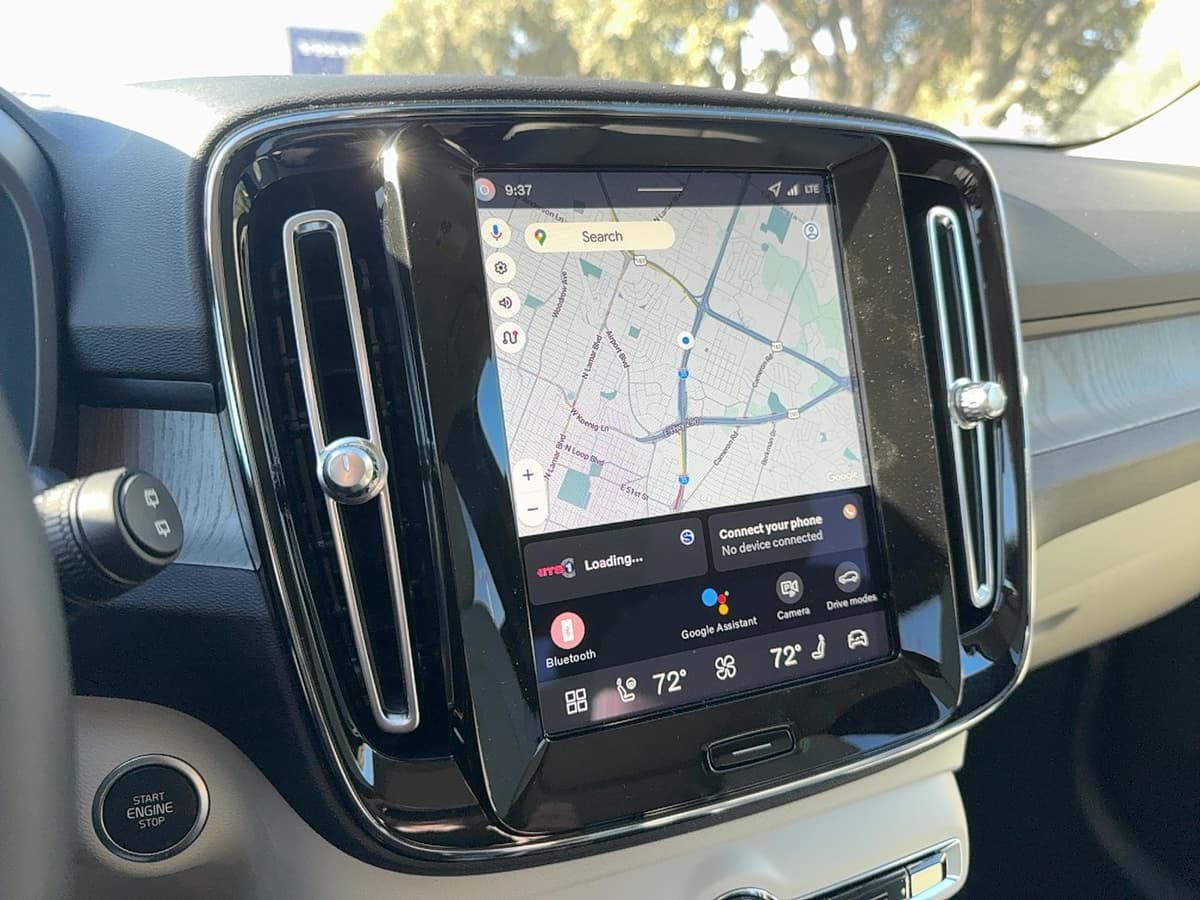 2026 Volvo XC40 - Image 21