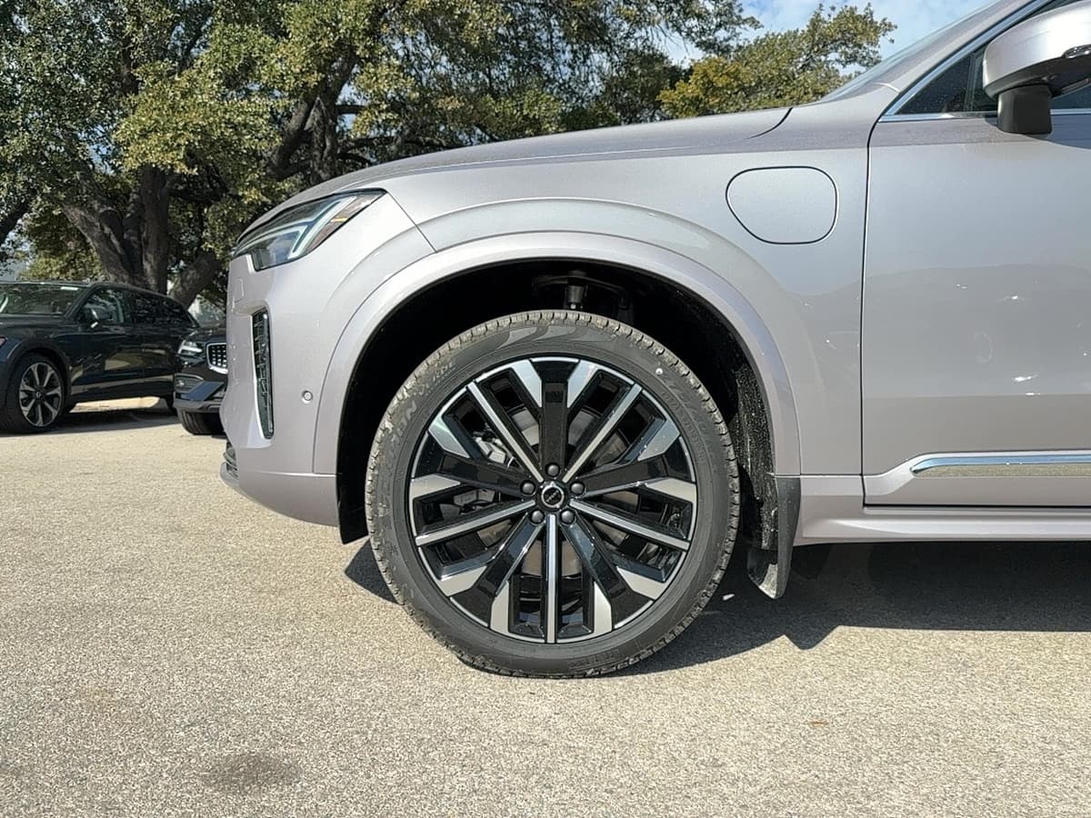 2026 Volvo XC90 plug-in hybrid - Image 9