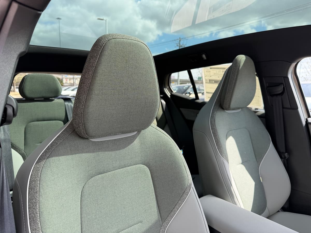 2026 Volvo EX30 Cross Country - Image 10