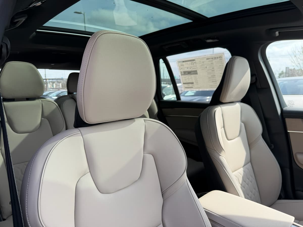 2026 Volvo XC90 - Image 9