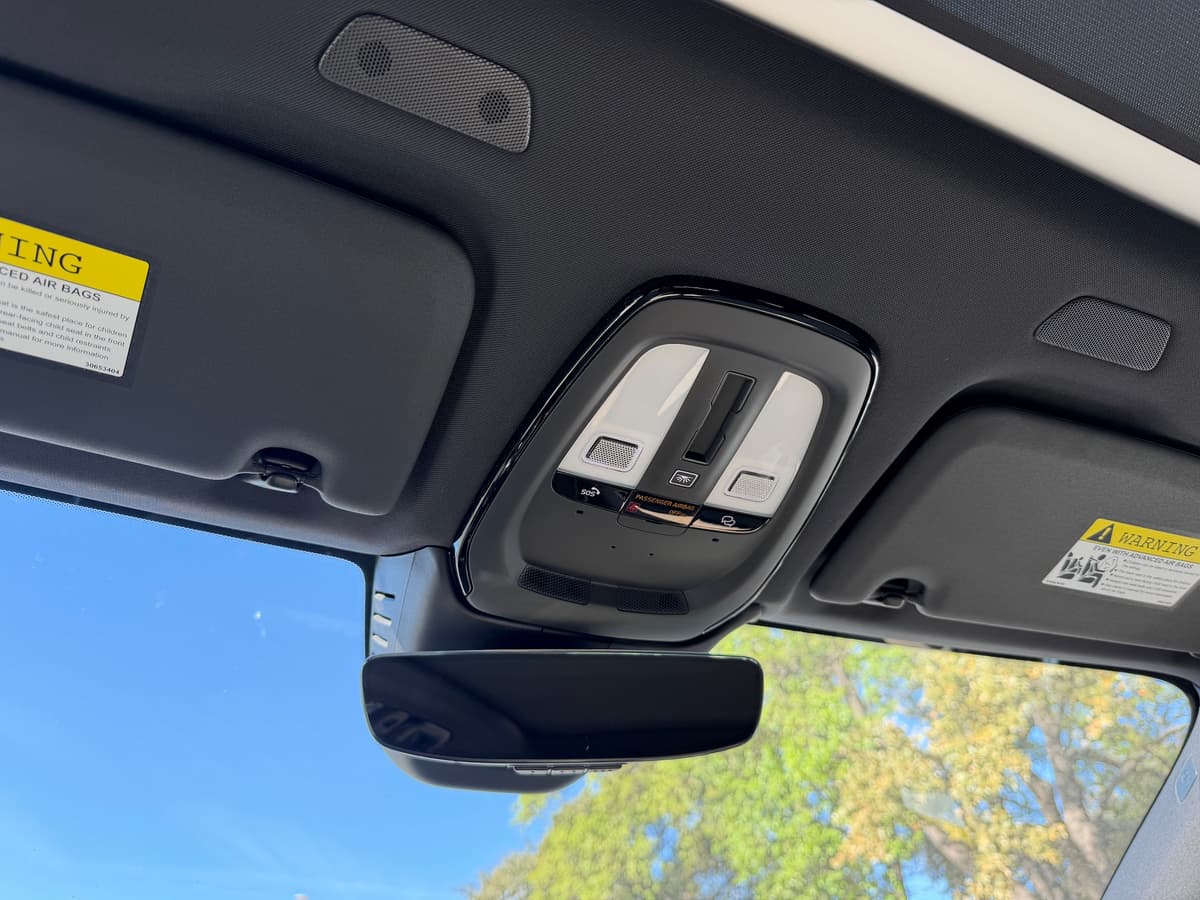 2026 Volvo XC60 - Image 14