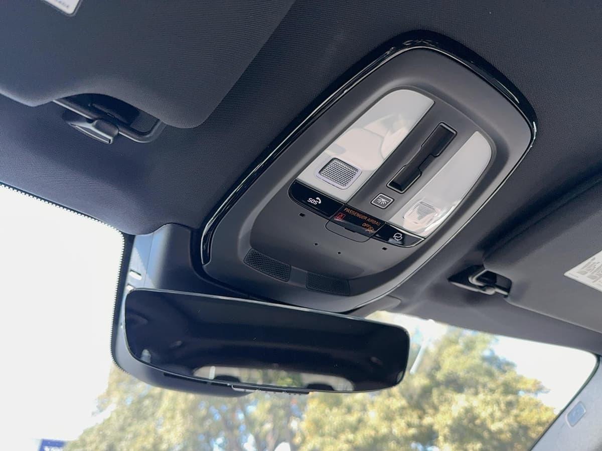 2026 Volvo XC90 plug-in hybrid - Image 22