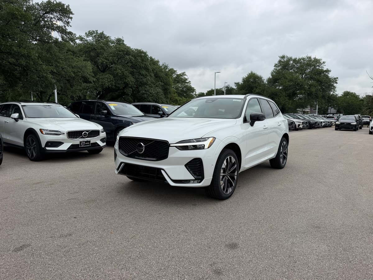 2026 Volvo XC60 - Image 2