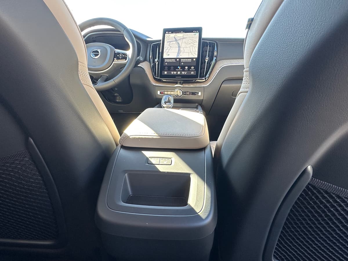 2026 Volvo XC60 - Image 11