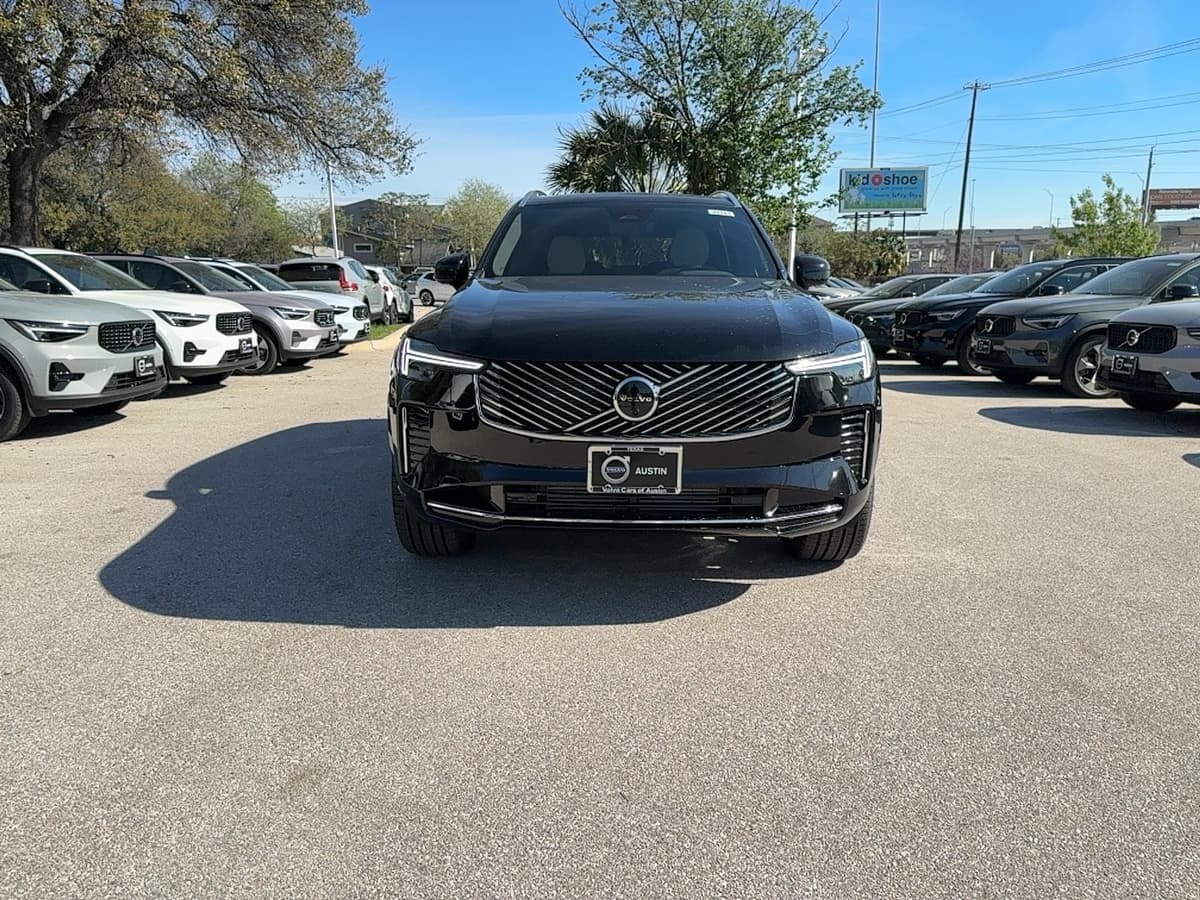 2026 Volvo XC90 plug-in hybrid - Image 8