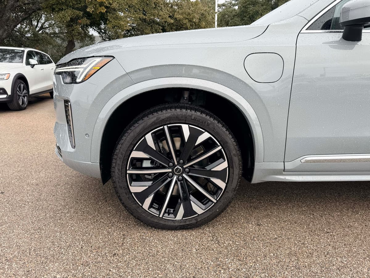 2026 Volvo XC90 plug-in hybrid - Image 9