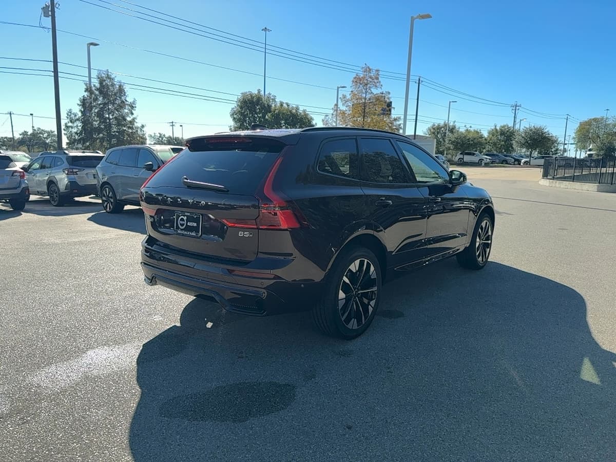 2026 Volvo XC60 - Image 6