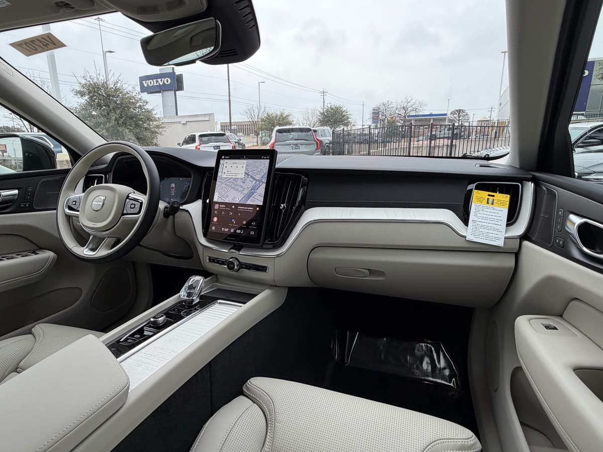 2026 Volvo XC60 - Image 10