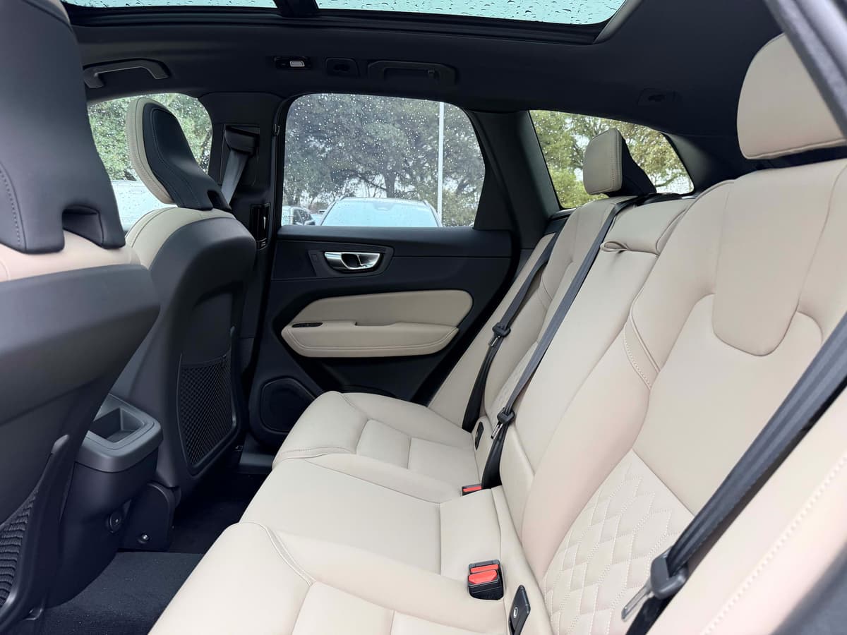 2026 Volvo XC60 - Image 15