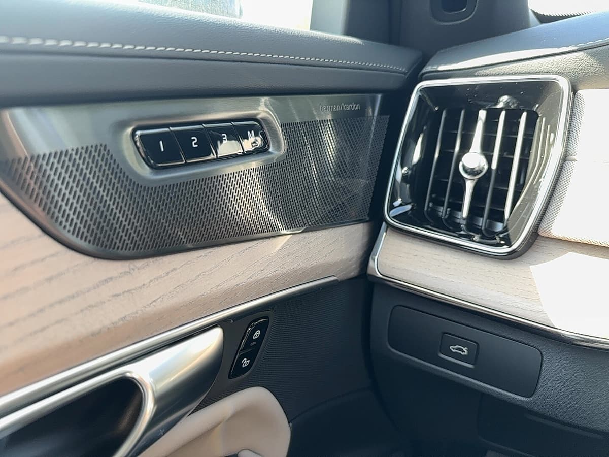 2026 Volvo XC90 - Image 19