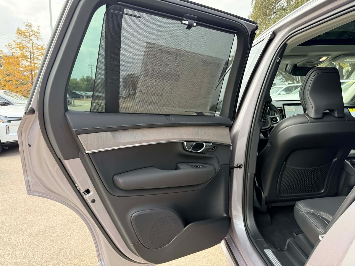 2026 Volvo XC90 - Image 14