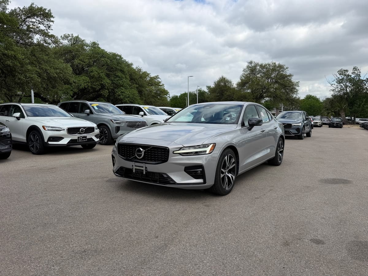 2025 Volvo S60 - Image 2