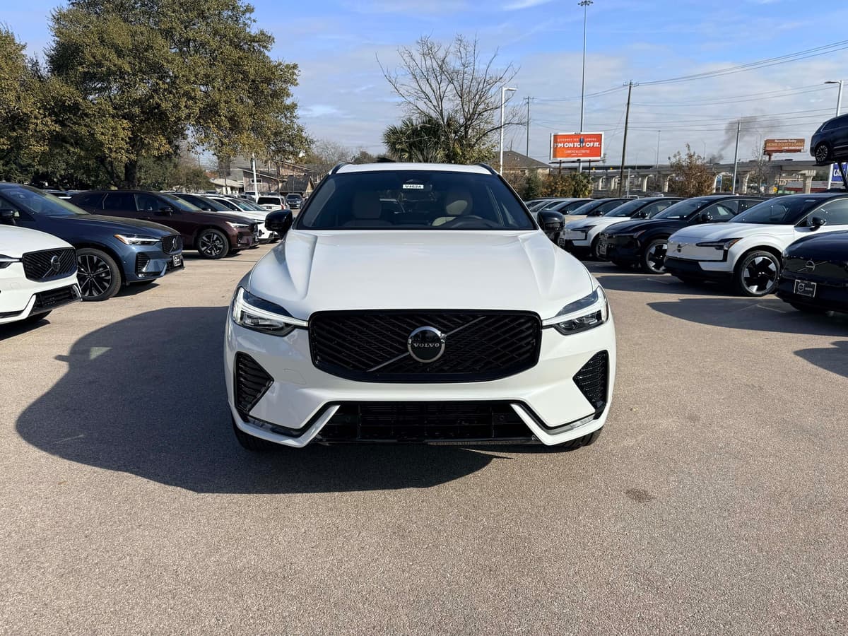 2026 Volvo XC60 - Image 8