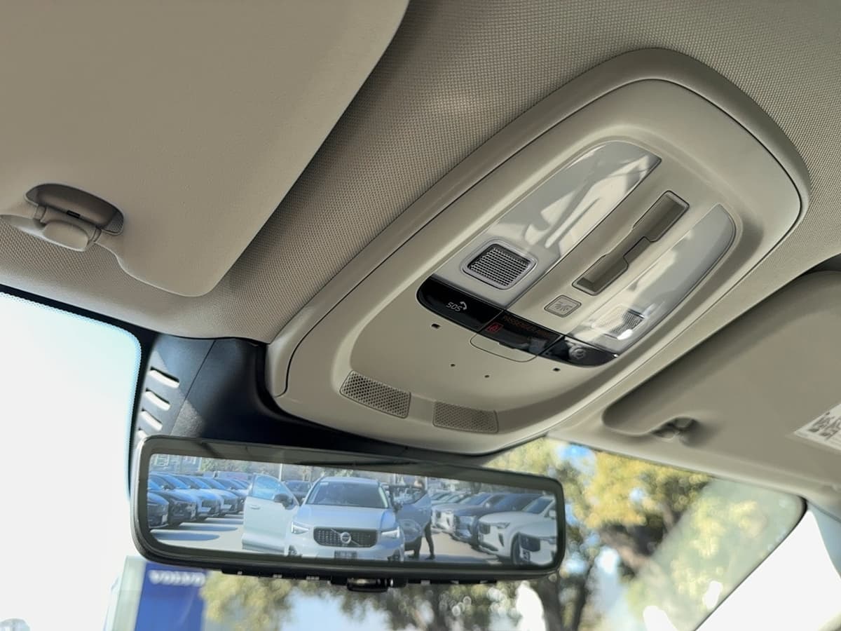 2026 Volvo XC60 - Image 22