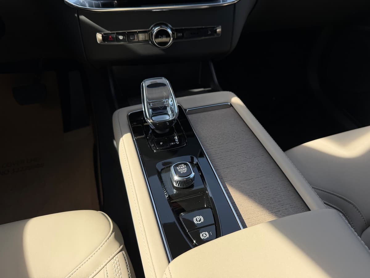 2026 Volvo XC90 - Image 14