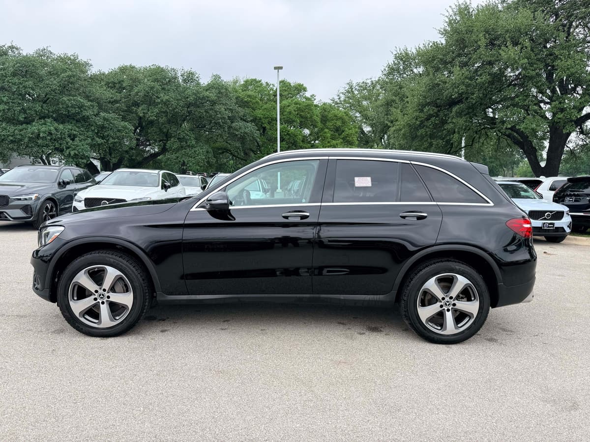 2019 Mercedes-Benz GLC 300 - Image 3