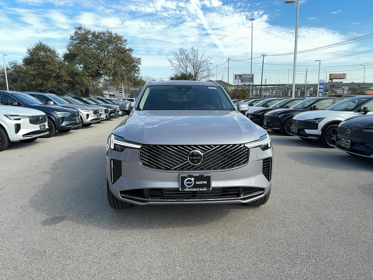 2026 Volvo XC90 plug-in hybrid - Image 8