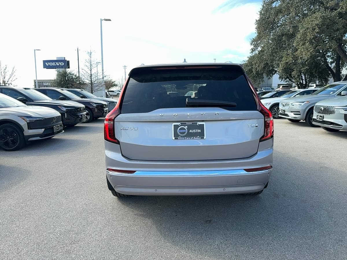 2026 Volvo XC90 plug-in hybrid - Image 5