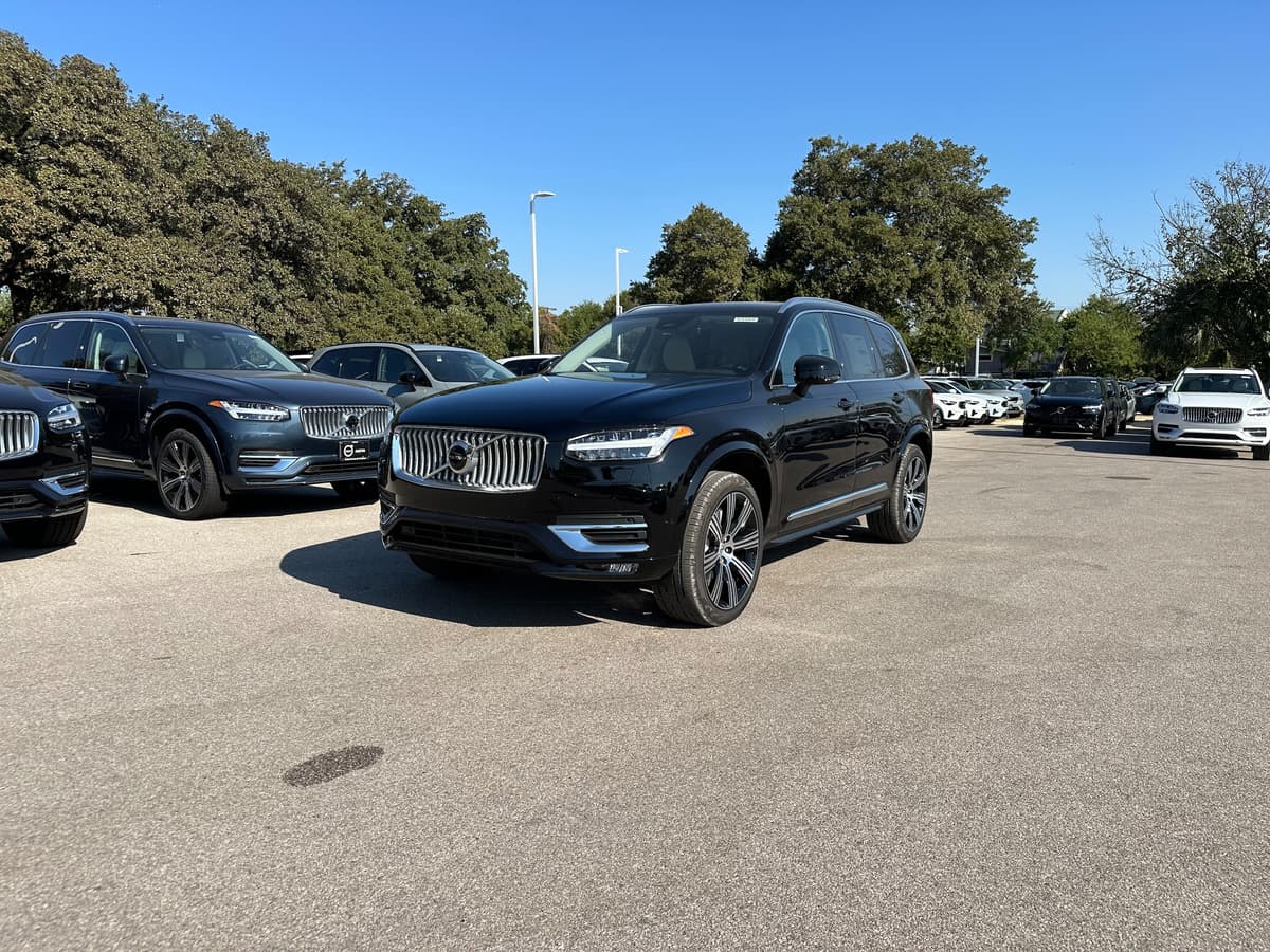 2025 Volvo XC90 - Image 2