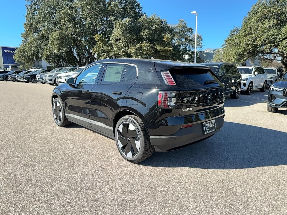 2026 Volvo EX30 - Image 4