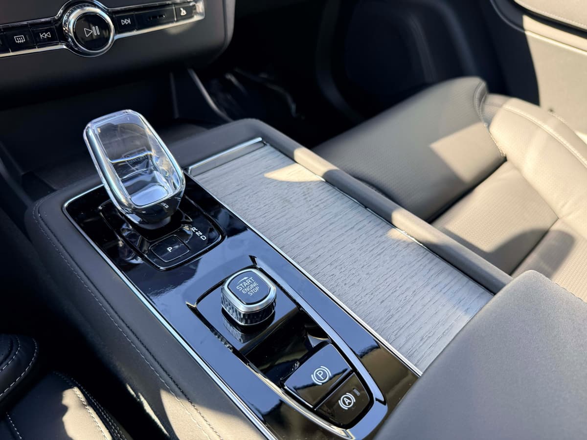 2026 Volvo XC90 - Image 23