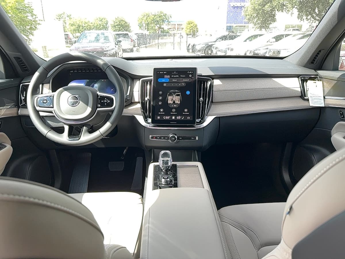 2026 Volvo XC90 - Image 19