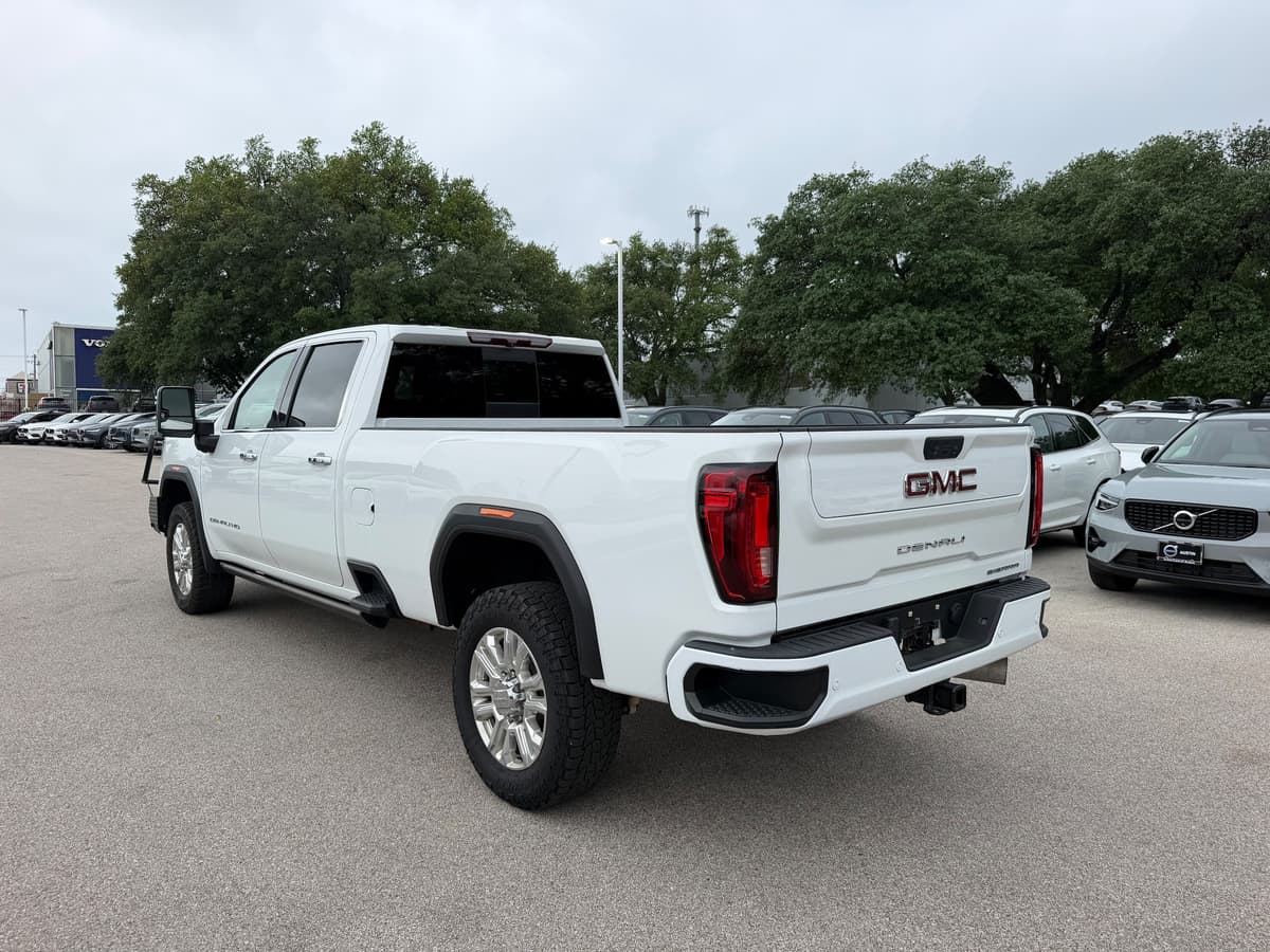 2022 GMC Sierra 2500 HD - Image 3