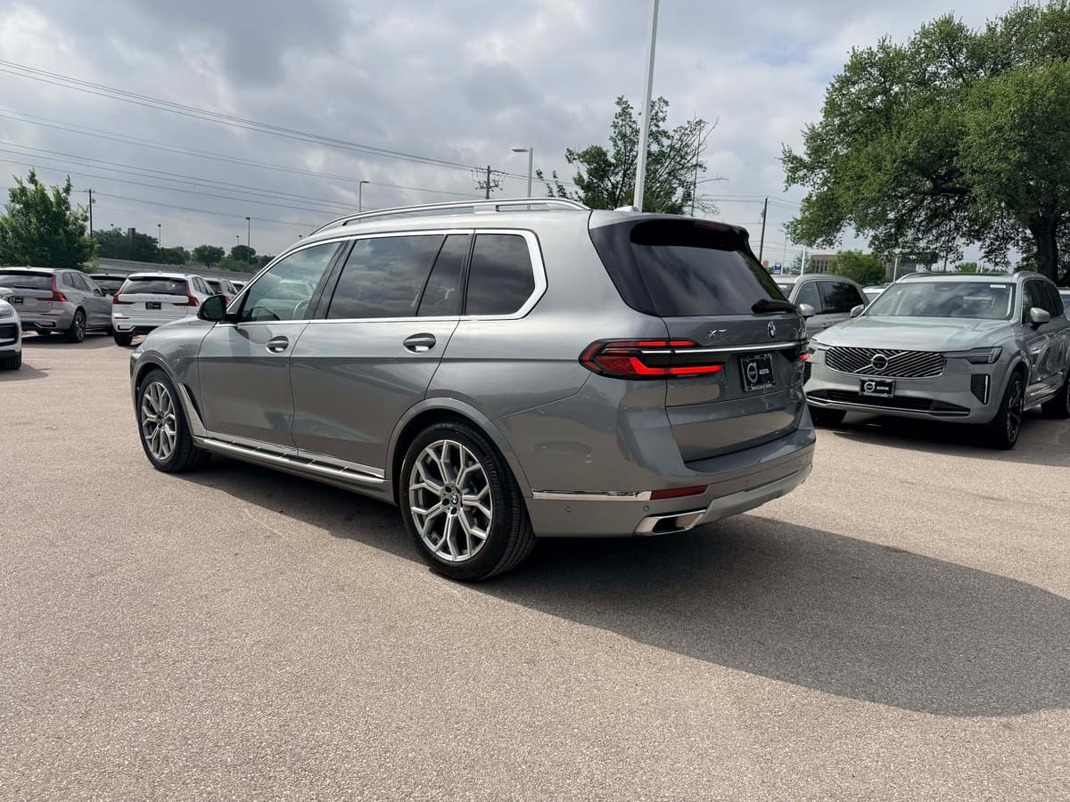 2026 BMW X7 - Image 3