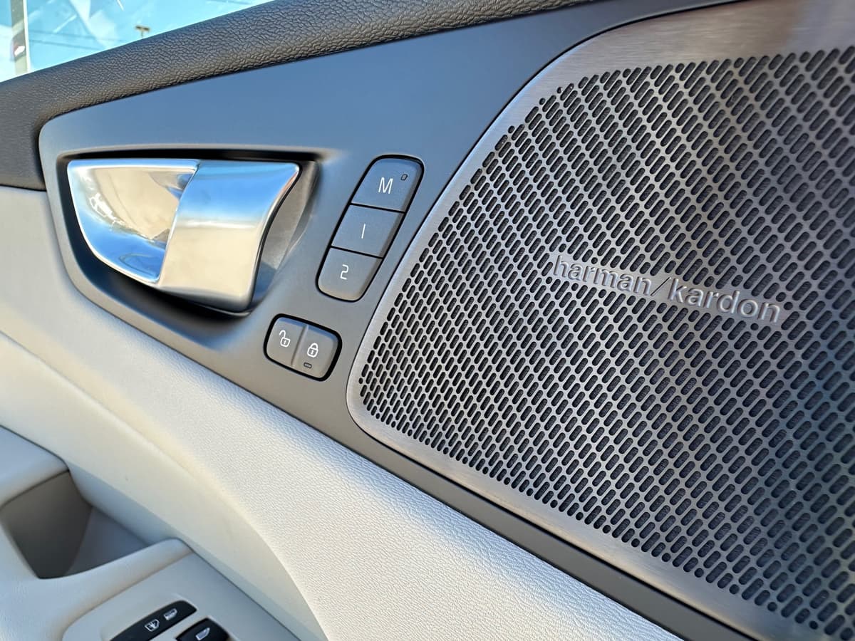 2026 Volvo XC60 - Image 18