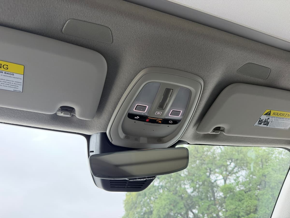 2026 Volvo XC40 - Image 15